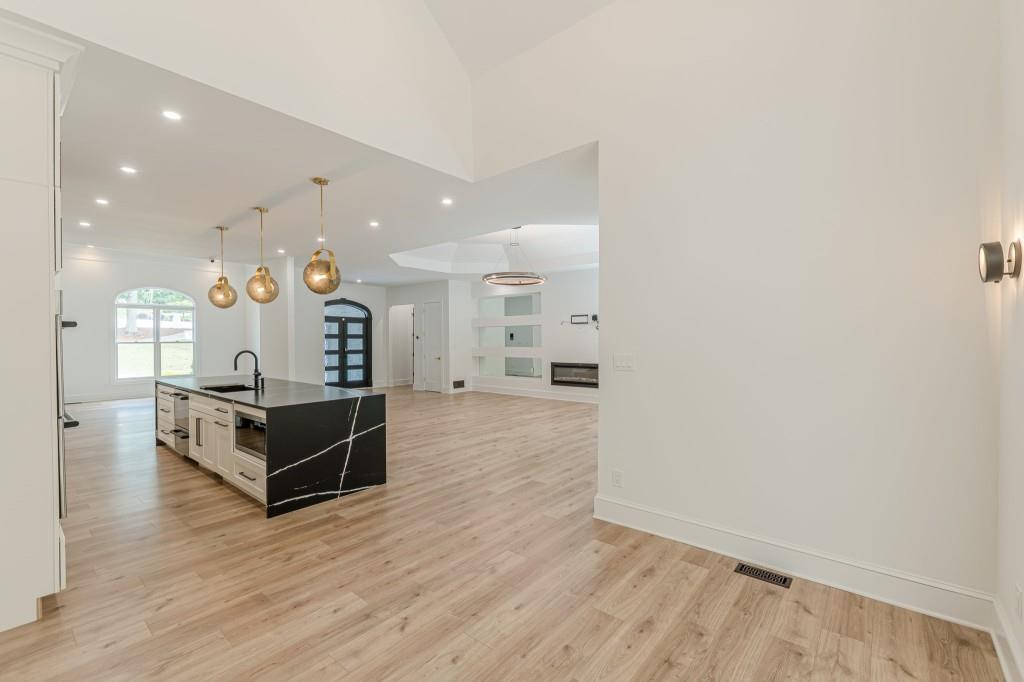 Douglasville, Georgia, 30134, United States, 3 Bedrooms Bedrooms, ,3 BathroomsBathrooms,Residential,Active,1997587