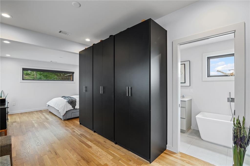 Atlanta, Georgia, 30312, United States, 3 Bedrooms Bedrooms, ,4 BathroomsBathrooms,Residential,Active,1914800