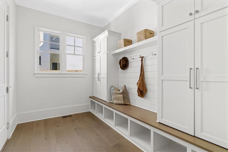 Atlanta, Georgia, 30309, United States, 4 Bedrooms Bedrooms, ,5 BathroomsBathrooms,Residential,Active,1997549