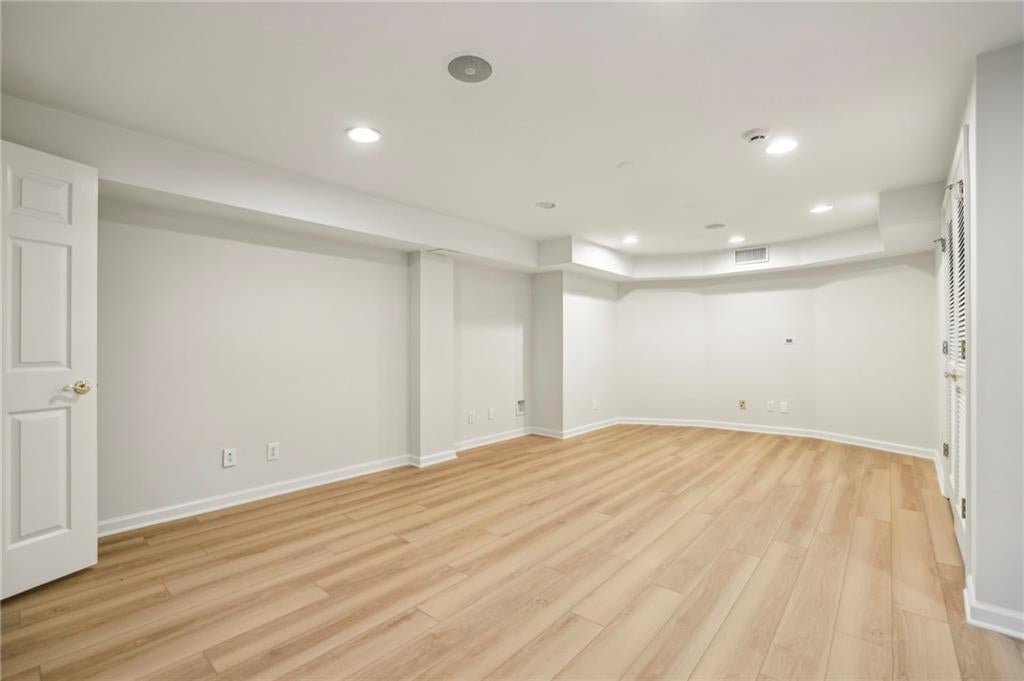 Marietta, Georgia, 30062, United States, 6 Bedrooms Bedrooms, ,6 BathroomsBathrooms,Residential,Active,1965815