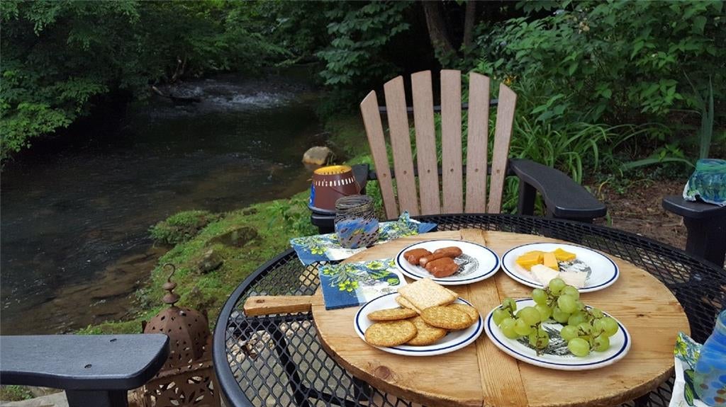 Ellijay, Georgia, 30540, United States, 4 Bedrooms Bedrooms, ,3 BathroomsBathrooms,Residential,Active,1968102