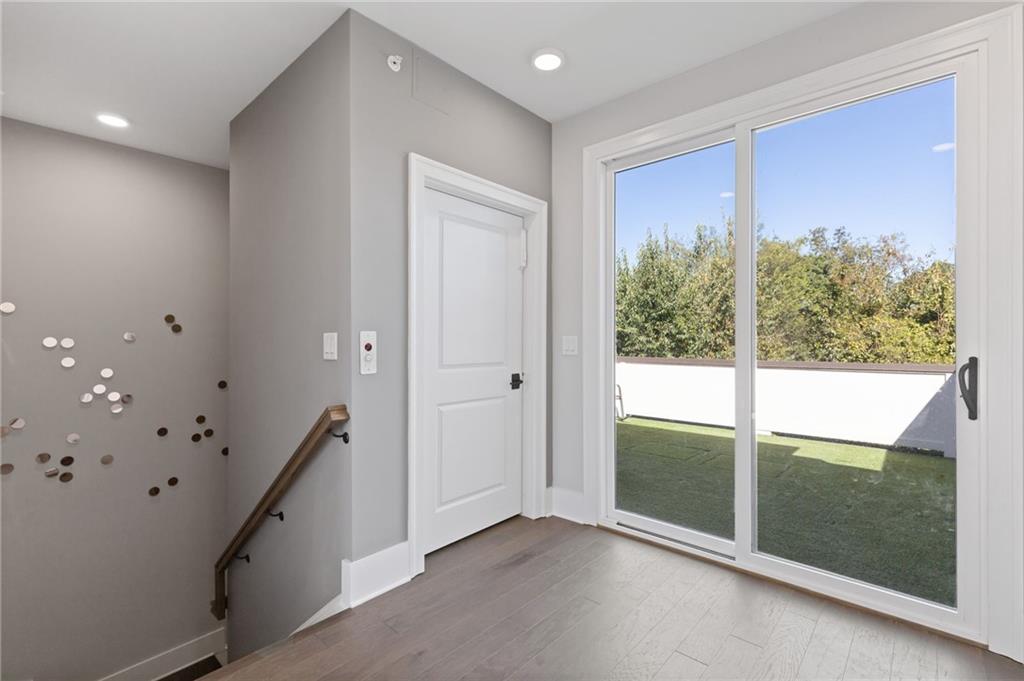 Atlanta, Georgia, 30308, United States, 3 Bedrooms Bedrooms, ,4 BathroomsBathrooms,Residential,Active,1969688