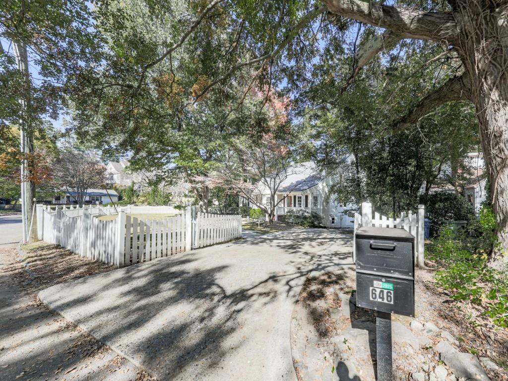 Atlanta, Georgia, 30305, United States, 5 Bedrooms Bedrooms, ,6 BathroomsBathrooms,Residential,Active,1988481