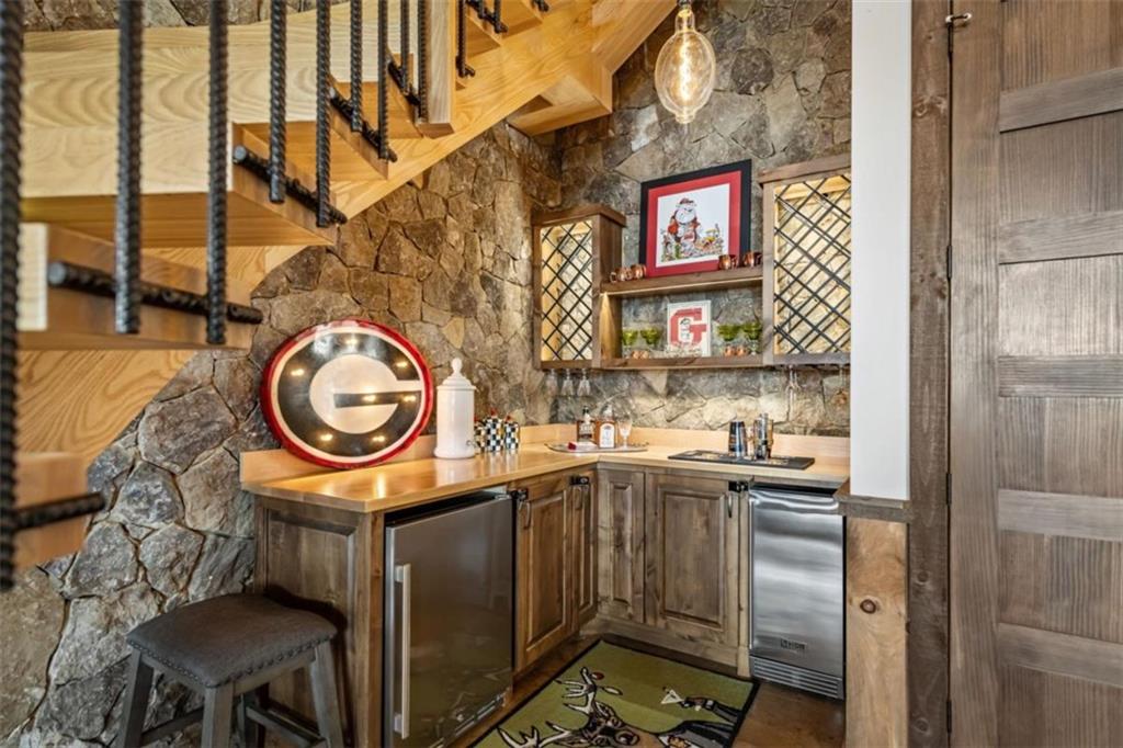 Blue Ridge, Georgia, 30513, United States, 4 Bedrooms Bedrooms, ,4 BathroomsBathrooms,Residential,Active,1908165