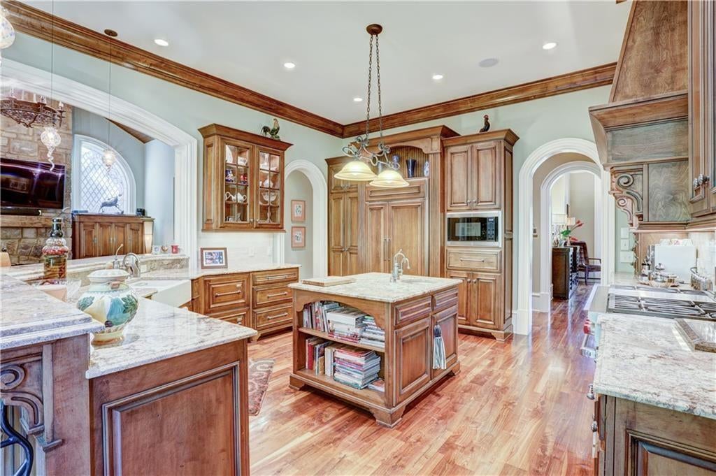 Atlanta, Georgia, 30339, United States, 5 Bedrooms Bedrooms, ,7 BathroomsBathrooms,Residential,Active,1936121