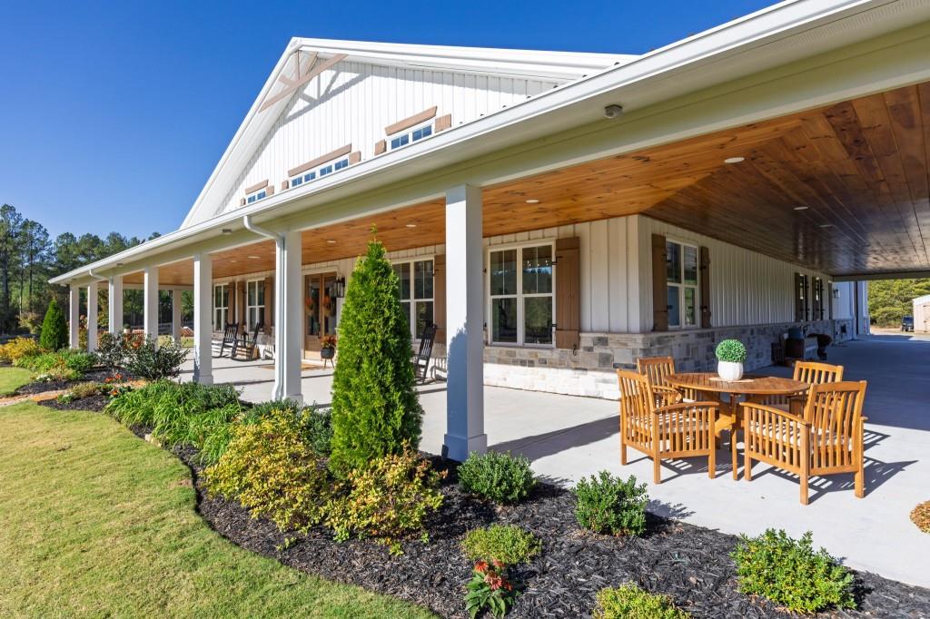 Rydal, Georgia, 30171, United States, 5 Bedrooms Bedrooms, ,5 BathroomsBathrooms,Residential,Active,1987269