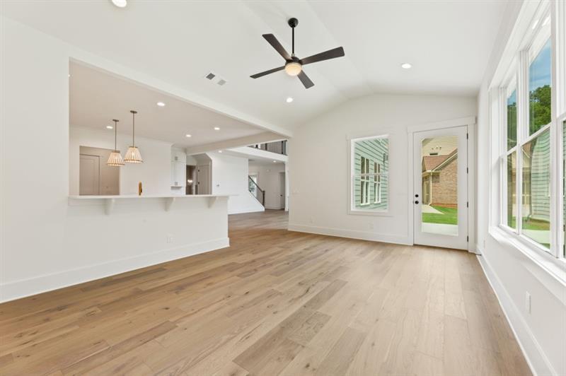 Gainesville, Georgia, 30506, United States, 4 Bedrooms Bedrooms, ,4 BathroomsBathrooms,Residential,Active,1993930