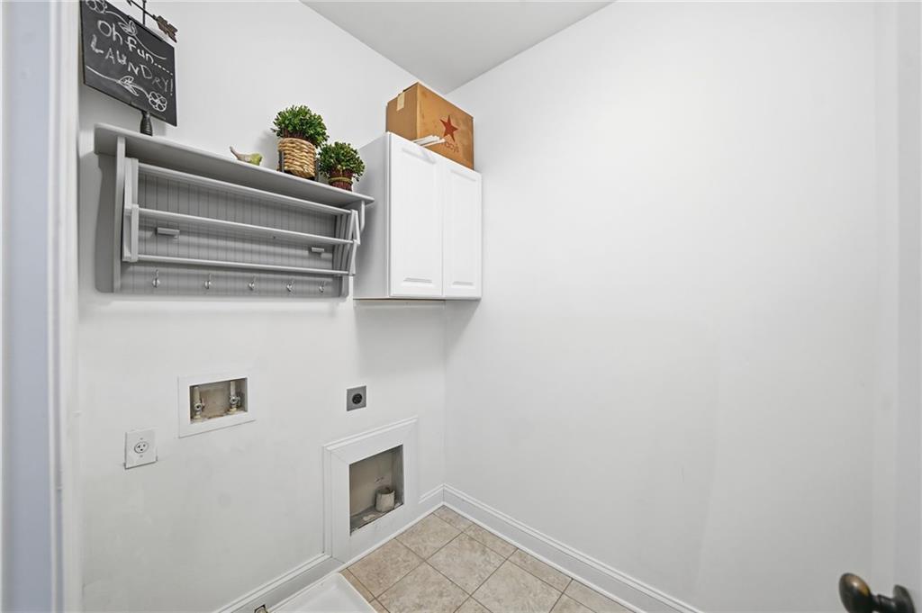 Waleska, Georgia, 30183, United States, 5 Bedrooms Bedrooms, ,5 BathroomsBathrooms,Residential,Active,2001331