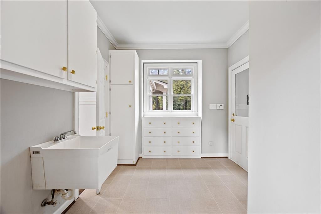 Johns Creek, Georgia, 30097, United States, 6 Bedrooms Bedrooms, ,6 BathroomsBathrooms,Residential,Active,1973298