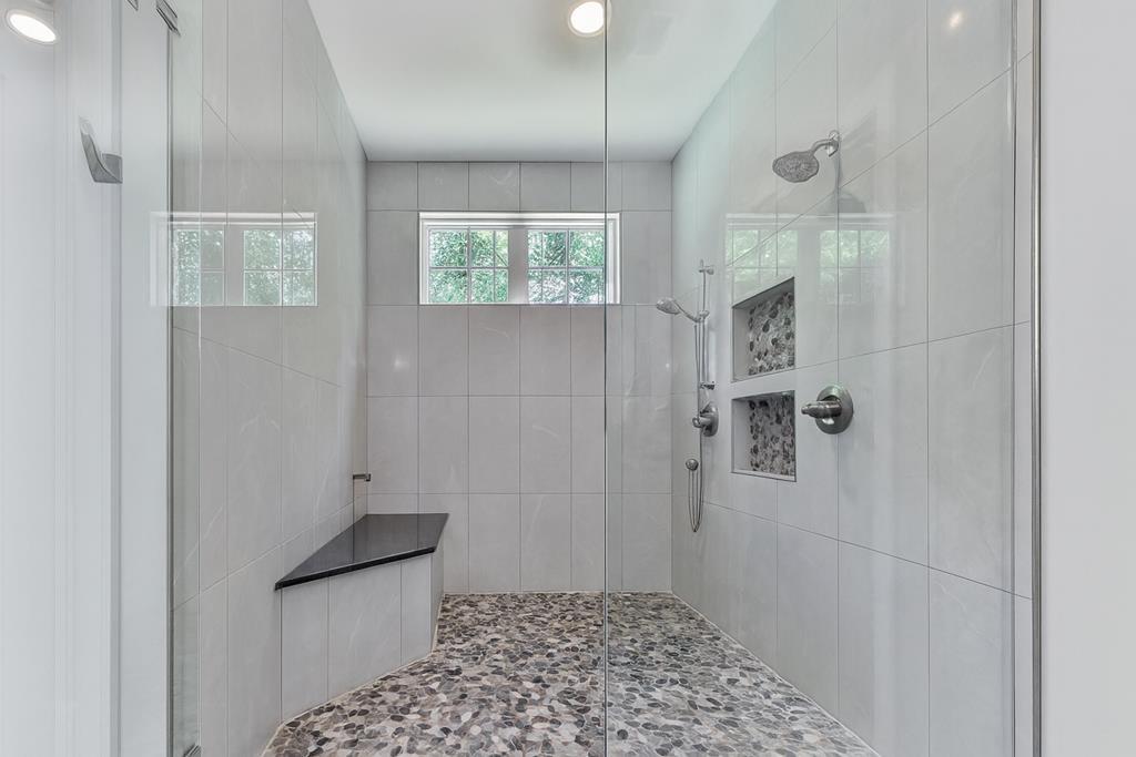 Ellijay, Georgia, 30540, United States, 4 Bedrooms Bedrooms, ,5 BathroomsBathrooms,Residential,Active,1913024