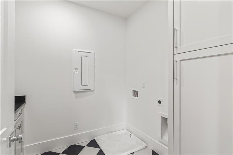 Atlanta, Georgia, 30309, United States, 4 Bedrooms Bedrooms, ,5 BathroomsBathrooms,Residential,Active,1997549