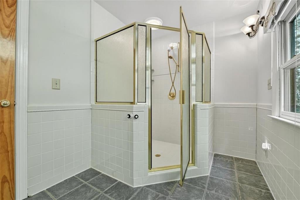 Ellijay, Georgia, 30536, United States, 3 Bedrooms Bedrooms, ,5 BathroomsBathrooms,Residential,Active,1933729