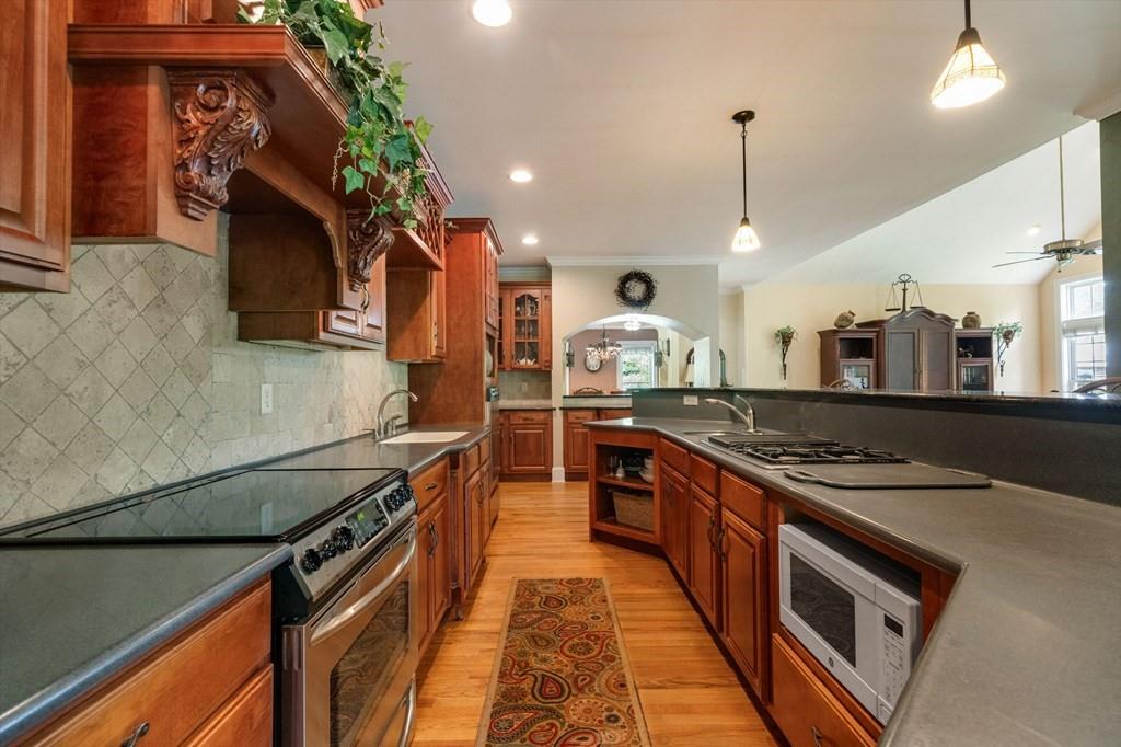 Ellijay, Georgia, 30536, United States, 3 Bedrooms Bedrooms, ,3 BathroomsBathrooms,Residential,Active,1953416