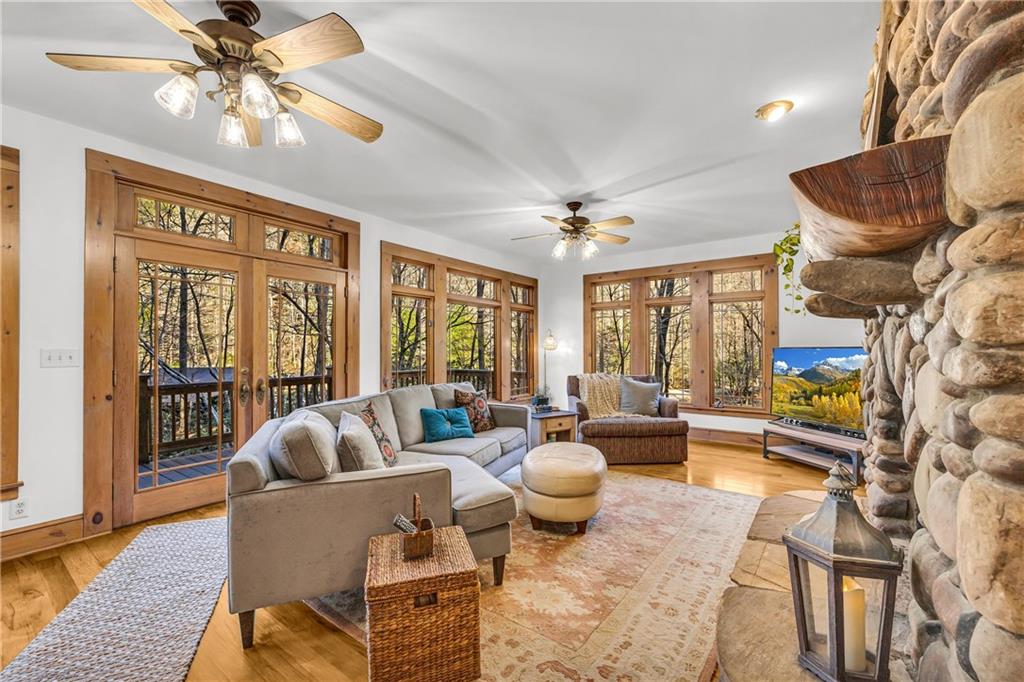 Cherry Log, Georgia, 30522, United States, 4 Bedrooms Bedrooms, ,5 BathroomsBathrooms,Residential,Active,1961897