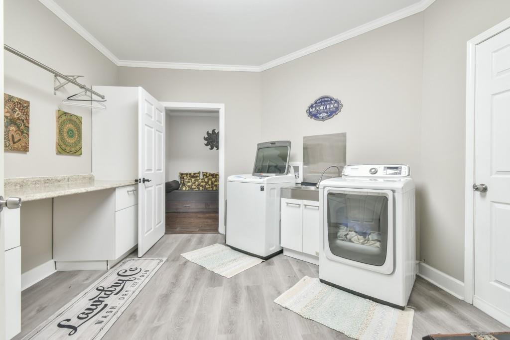 Hoschton, Georgia, 30548, United States, 5 Bedrooms Bedrooms, ,6 BathroomsBathrooms,Residential,Active,2011432