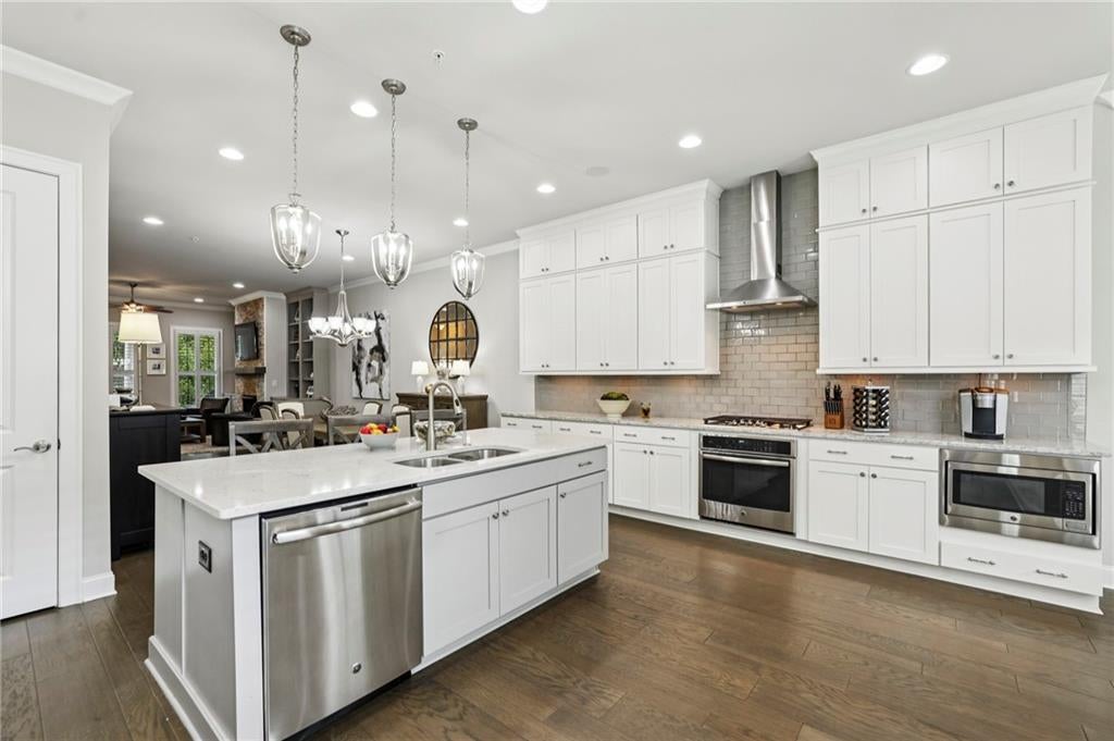Alpharetta, Georgia, 30009, United States, 3 Bedrooms Bedrooms, ,4 BathroomsBathrooms,Residential,Active,1914799
