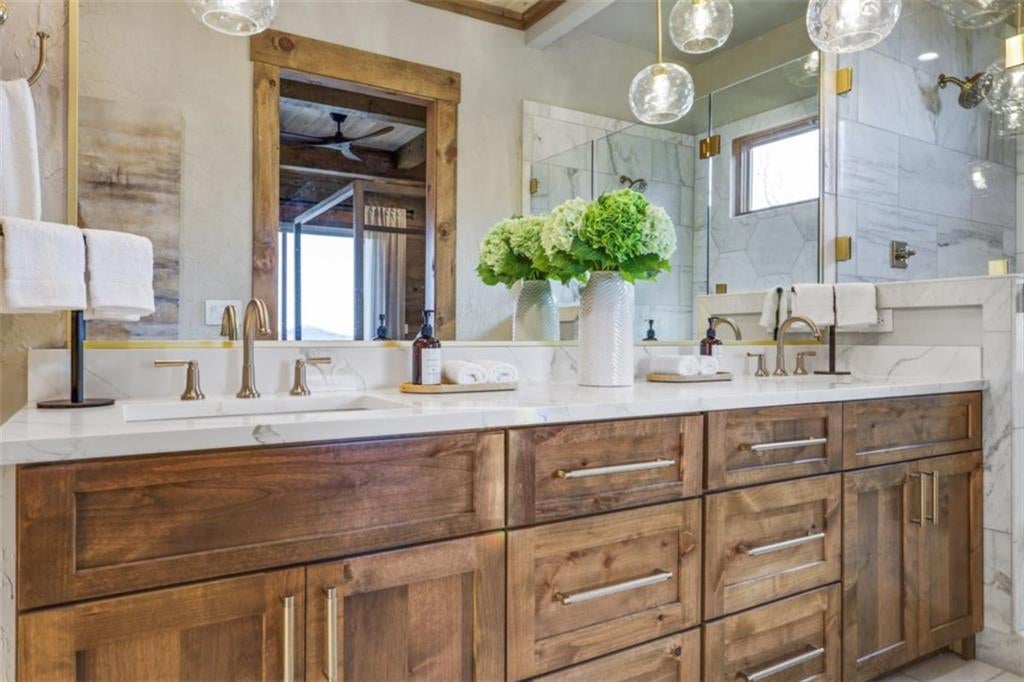 Mineral Bluff, Georgia, 30559, United States, 4 Bedrooms Bedrooms, ,4 BathroomsBathrooms,Residential,Active,2006866