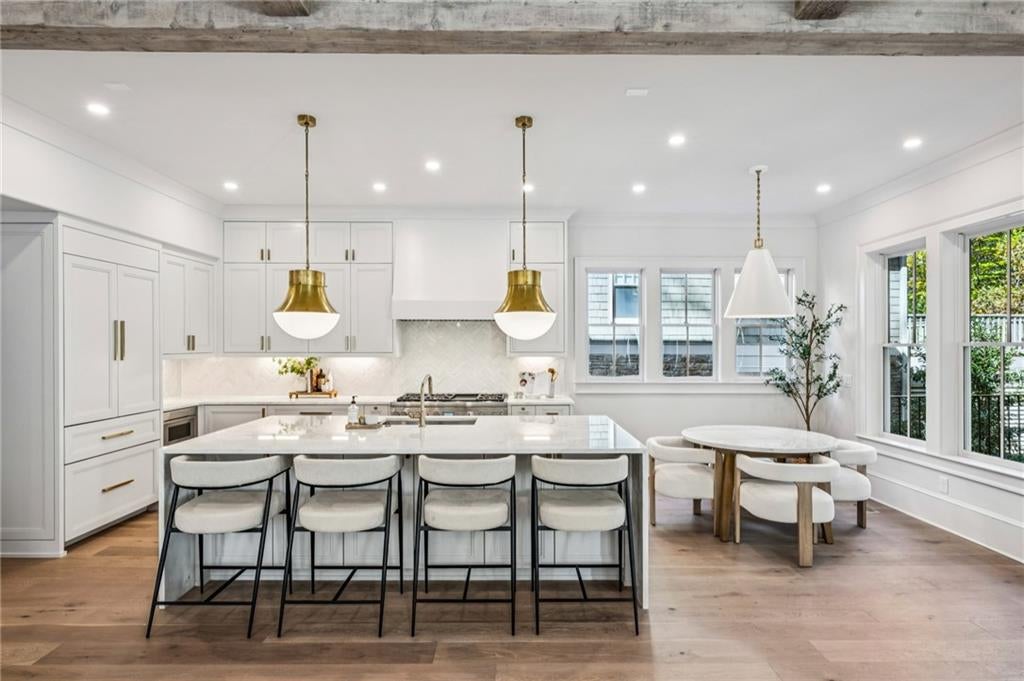 Atlanta, Georgia, 30306, United States, 6 Bedrooms Bedrooms, ,7 BathroomsBathrooms,Residential,Active,2007917