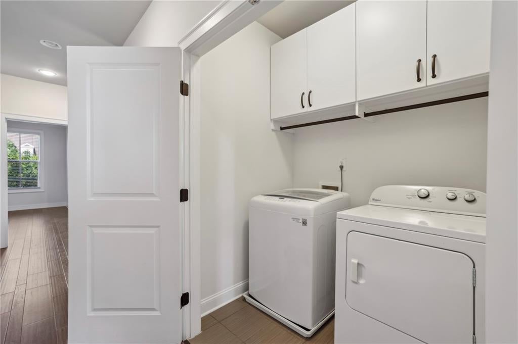 Alpharetta, Georgia, 30009, United States, 3 Bedrooms Bedrooms, ,4 BathroomsBathrooms,Residential,Active,1899879