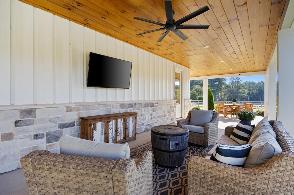 Rydal, Georgia, 30171, United States, 5 Bedrooms Bedrooms, ,5 BathroomsBathrooms,Residential,Active,1987269