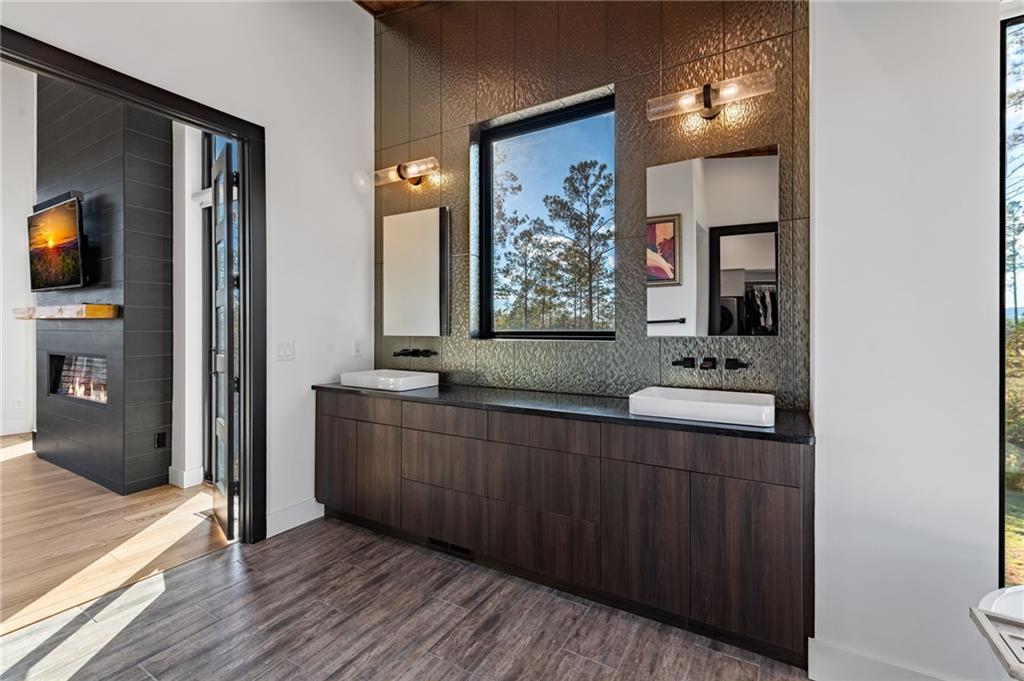 Ellijay, Georgia, 30540, United States, 4 Bedrooms Bedrooms, ,3 BathroomsBathrooms,Residential,Active,1988411