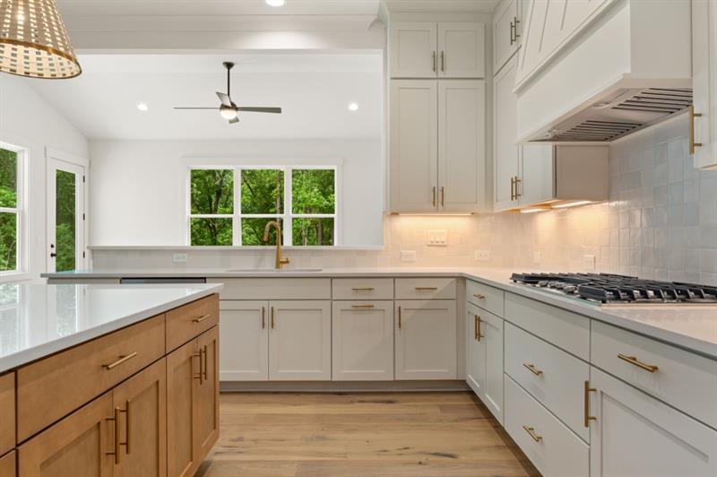 Gainesville, Georgia, 30506, United States, 4 Bedrooms Bedrooms, ,4 BathroomsBathrooms,Residential,Active,1894234