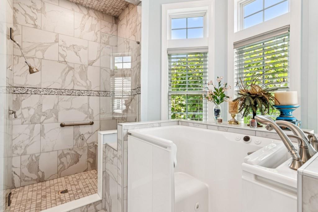 Canton, Georgia, 30115, United States, 5 Bedrooms Bedrooms, ,6 BathroomsBathrooms,Residential,Active,1862827