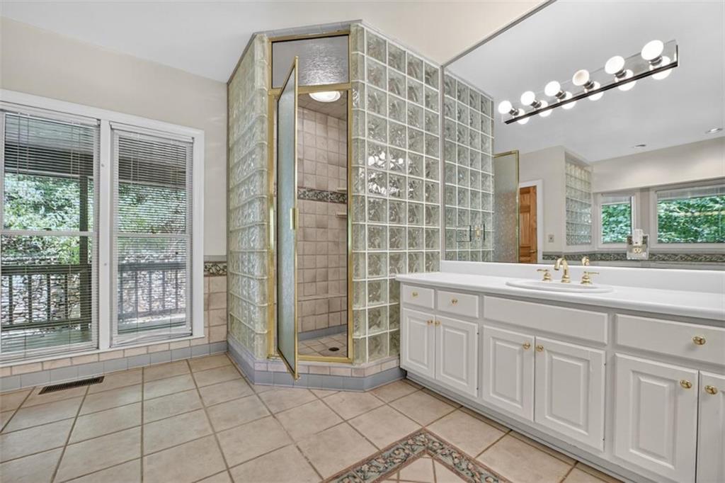 Ellijay, Georgia, 30536, United States, 3 Bedrooms Bedrooms, ,5 BathroomsBathrooms,Residential,Active,1933729