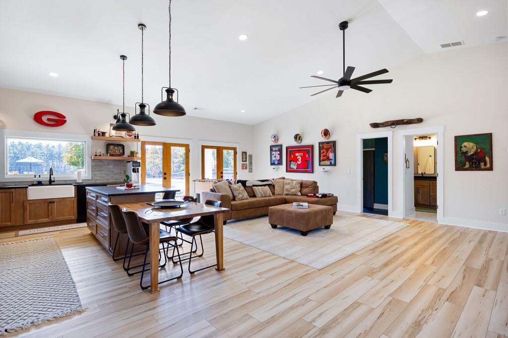 Rydal, Georgia, 30171, United States, 5 Bedrooms Bedrooms, ,5 BathroomsBathrooms,Residential,Active,1987269