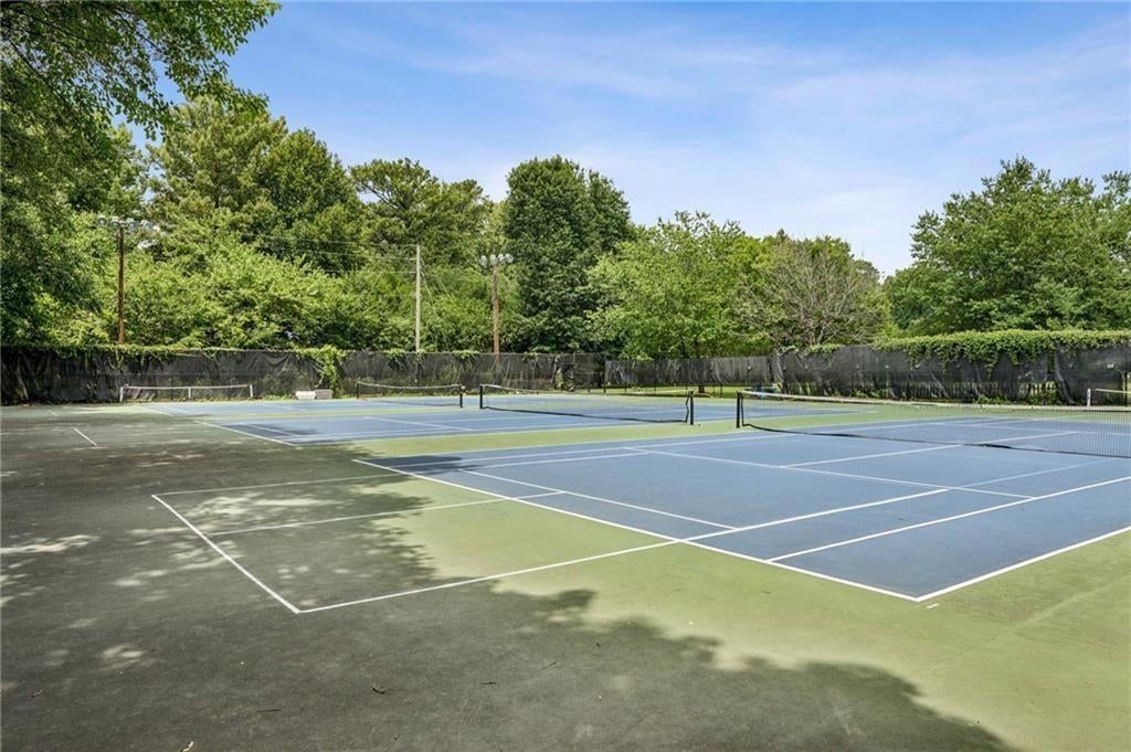 Atlanta, Georgia, 30305, United States, 6 Bedrooms Bedrooms, ,5 BathroomsBathrooms,Residential,Active,1997589