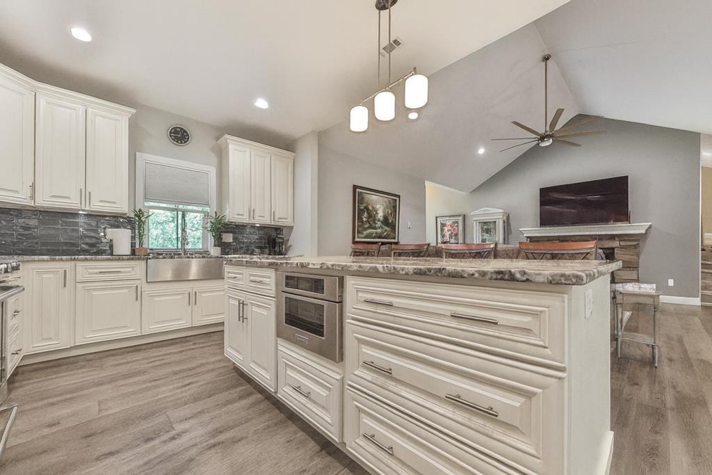 Ellijay, Georgia, 30540, United States, 4 Bedrooms Bedrooms, ,5 BathroomsBathrooms,Residential,Active,1913024