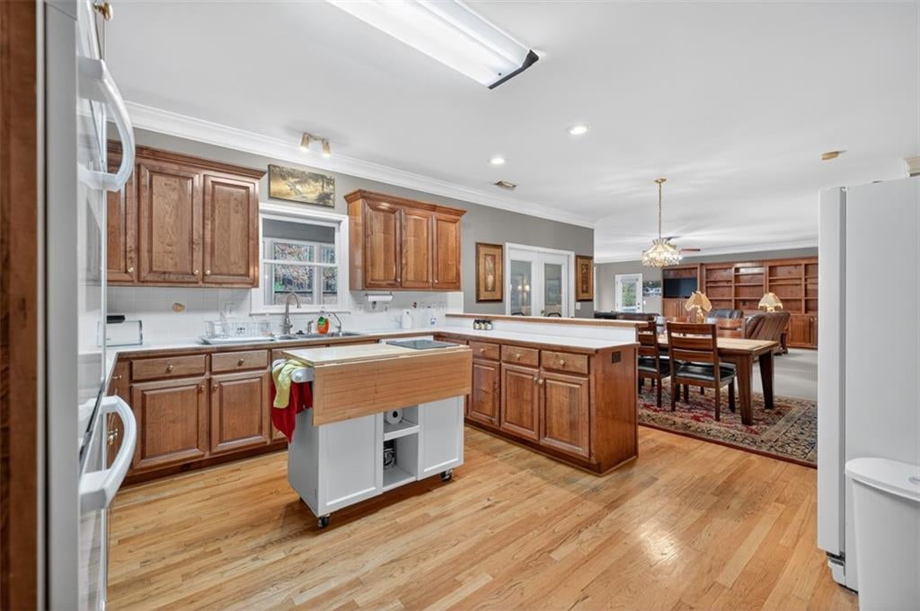 Suwanee, Georgia, 30024, United States, 7 Bedrooms Bedrooms, ,6 BathroomsBathrooms,Residential,Active,1990667