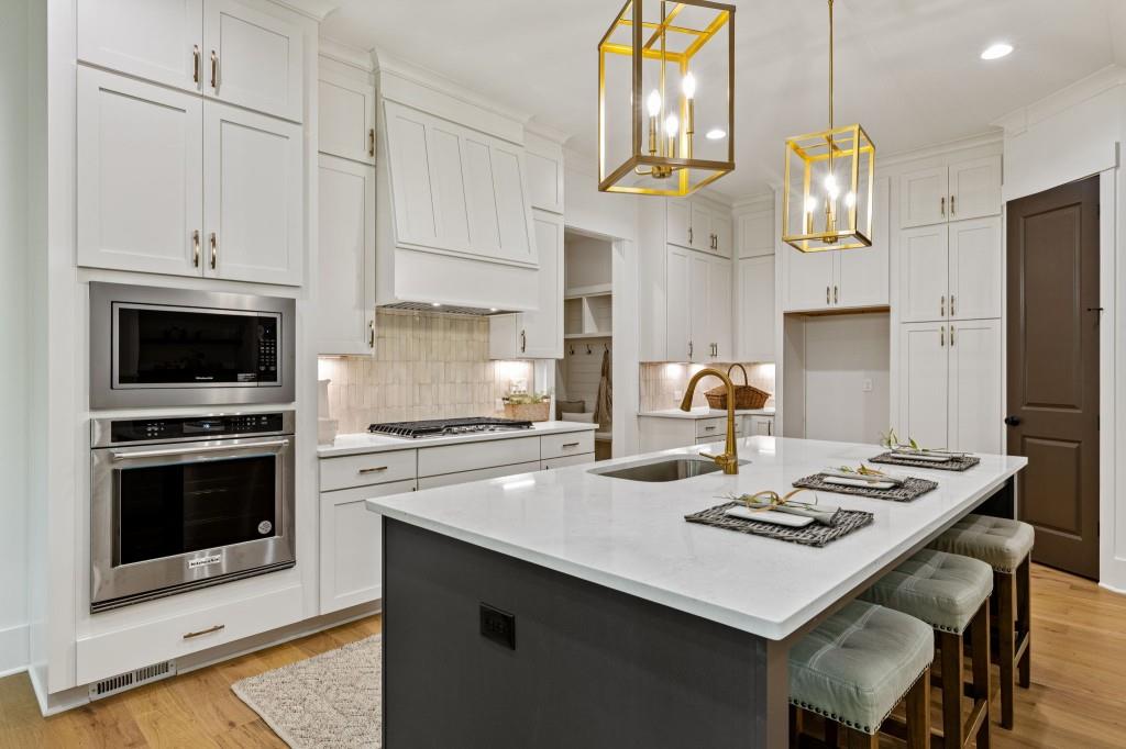 Gainesville, Georgia, 30506, United States, 5 Bedrooms Bedrooms, ,5 BathroomsBathrooms,Residential,Active,1926890