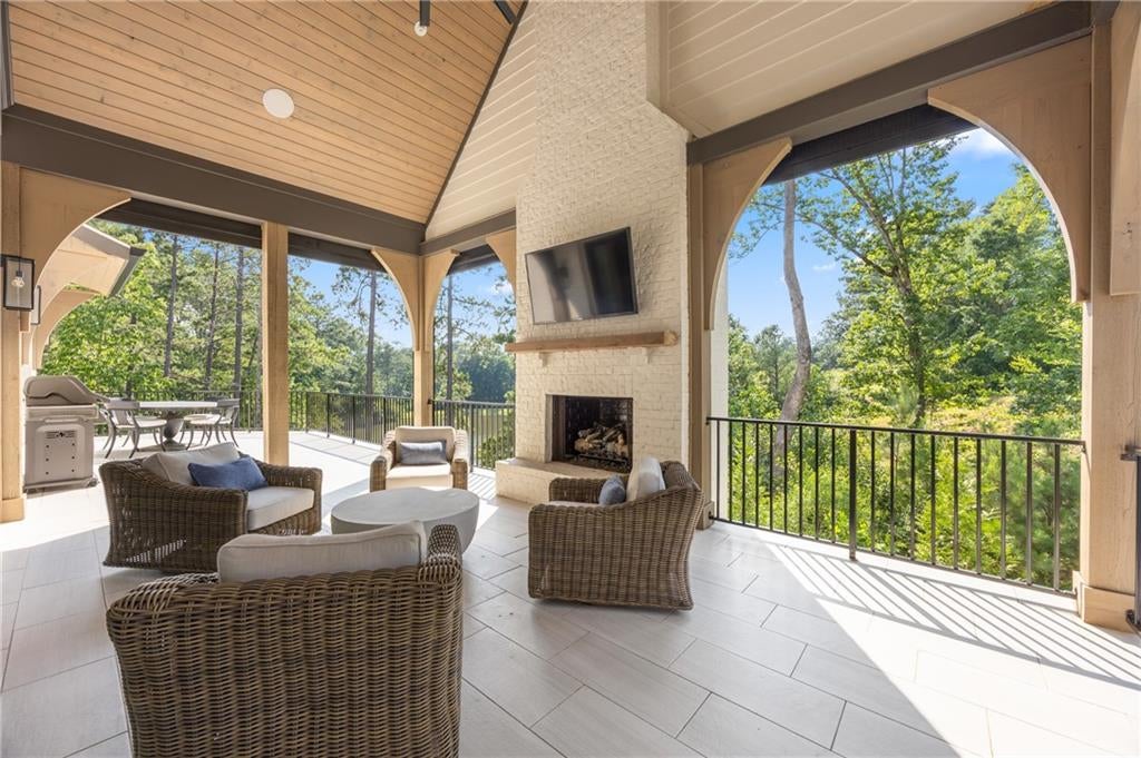 Alpharetta, Georgia, 30004, United States, 6 Bedrooms Bedrooms, ,8 BathroomsBathrooms,Residential,Active,1929413