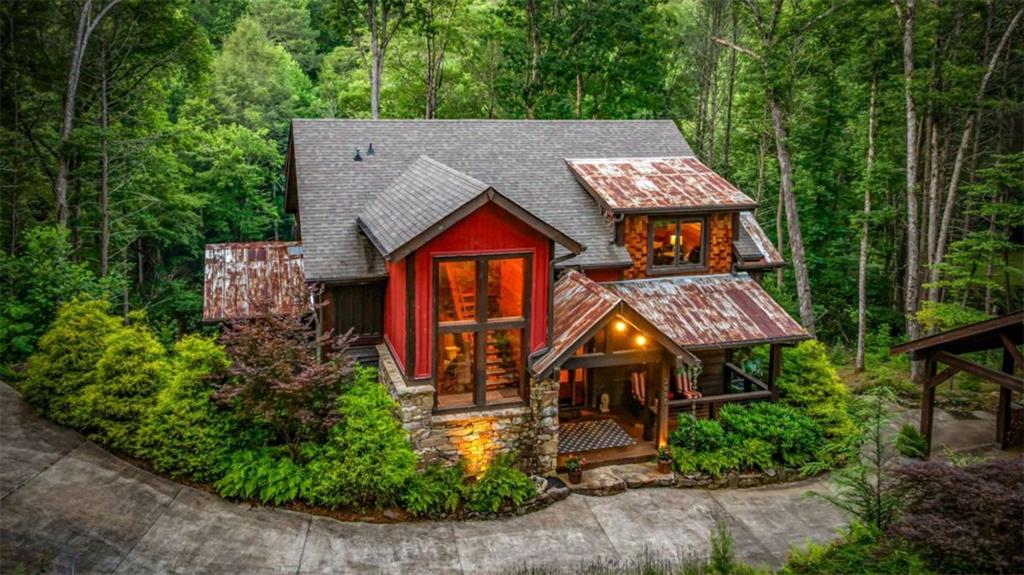 Blue Ridge, Georgia, 30513, United States, 3 Bedrooms Bedrooms, ,5 BathroomsBathrooms,Residential,Active,2007311