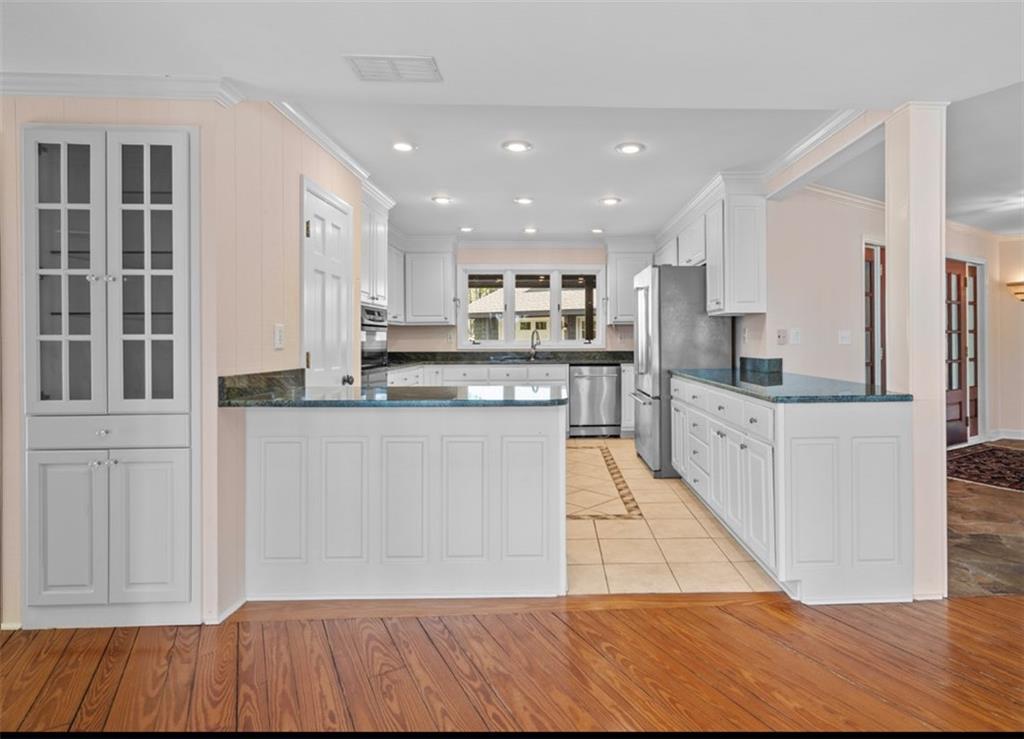 Big Canoe, Georgia, 30143, United States, 4 Bedrooms Bedrooms, ,4 BathroomsBathrooms,Residential,Active,1969782