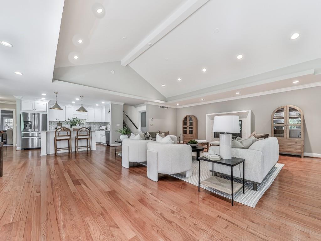 Atlanta, Georgia, 30305, United States, 5 Bedrooms Bedrooms, ,6 BathroomsBathrooms,Residential,Active,1988481