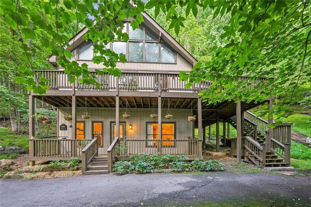 810 LITTLE PINE MOUNTAIN Rd  