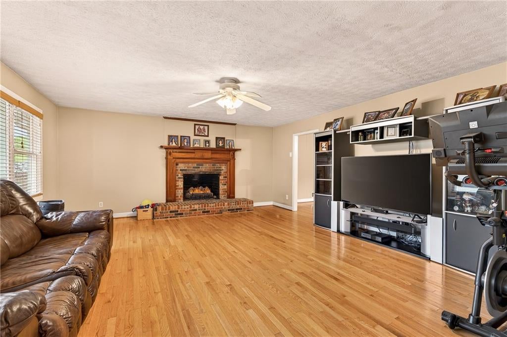 Dahlonega, Georgia, 30533, United States, 5 Bedrooms Bedrooms, ,4 BathroomsBathrooms,Residential,Active,2044539