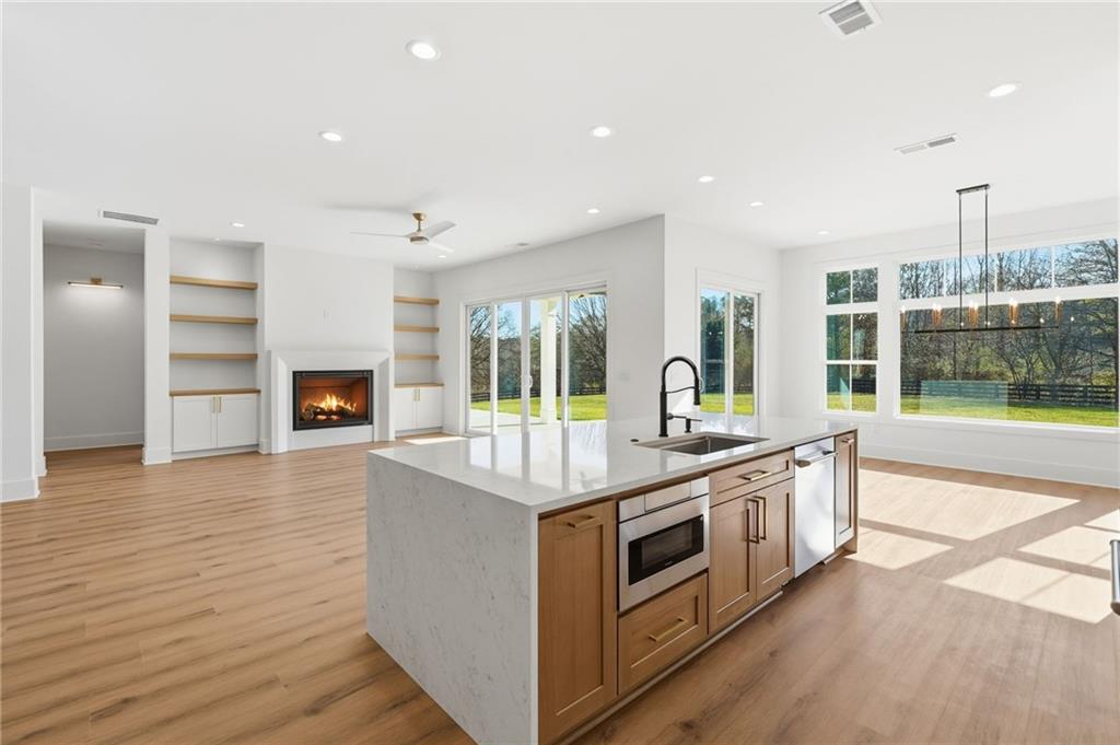 Canton, Georgia, 30115, United States, 5 Bedrooms Bedrooms, ,4 BathroomsBathrooms,Residential,Active,2001340