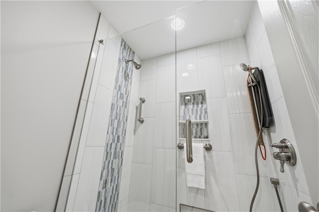 Johns Creek, Georgia, 30097, United States, 4 Bedrooms Bedrooms, ,5 BathroomsBathrooms,Residential,Active,2007308