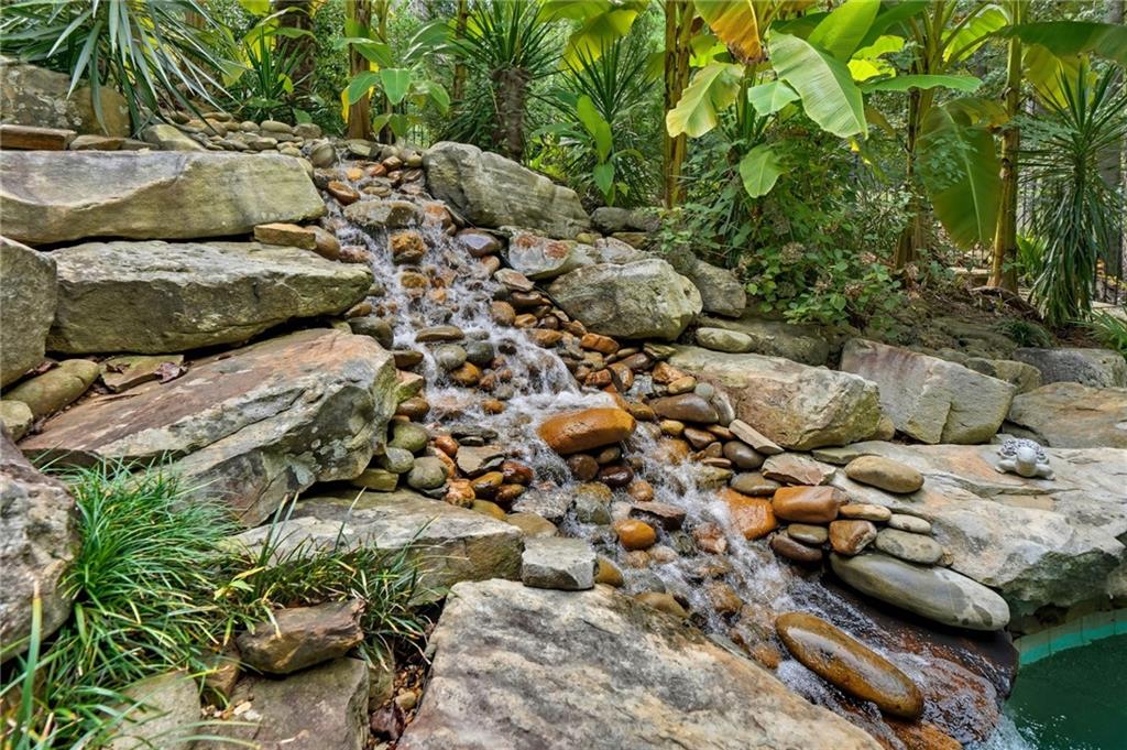 Canton, Georgia, 30114, United States, 6 Bedrooms Bedrooms, ,5 BathroomsBathrooms,Residential,Active,1972202