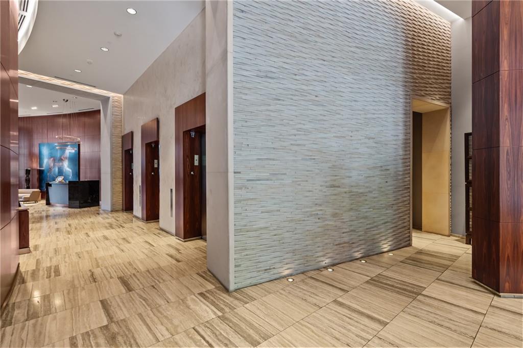 Atlanta, Georgia, 30326, United States, 2 Bedrooms Bedrooms, ,3 BathroomsBathrooms,Residential,Active,1945302