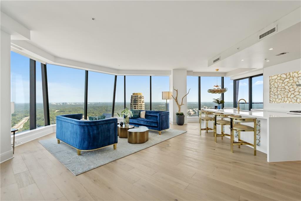 Atlanta, Georgia, 30326, United States, 2 Bedrooms Bedrooms, ,3 BathroomsBathrooms,Residential,Active,1945473