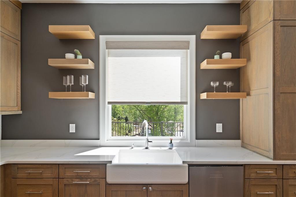 Johns Creek, Georgia, 30022, United States, ,6 BathroomsBathrooms,Residential,Active,1799401