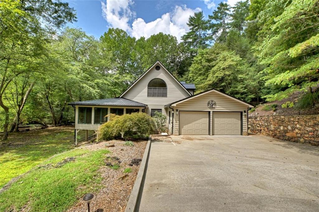 Ellijay, Georgia, 30536, United States, 3 Bedrooms Bedrooms, ,5 BathroomsBathrooms,Residential,Active,1933729