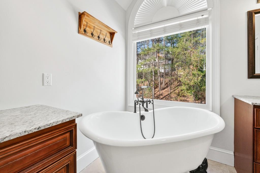 Flowery Branch, Georgia, 30542, United States, ,4 BathroomsBathrooms,Residential,Active,1773244