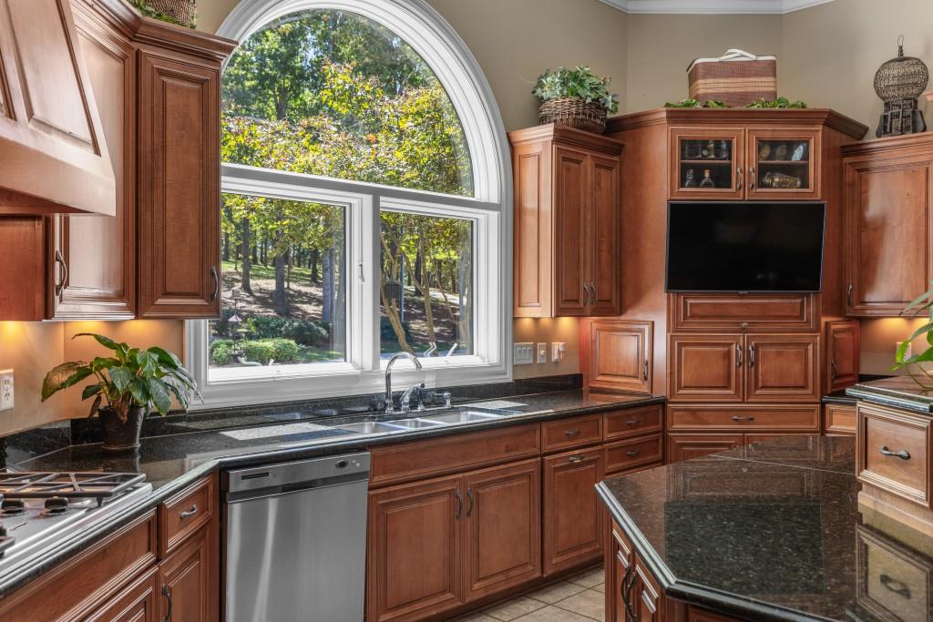 Flowery Branch, Georgia, 30542, United States, 4 Bedrooms Bedrooms, ,8 BathroomsBathrooms,Residential,Active,1929460