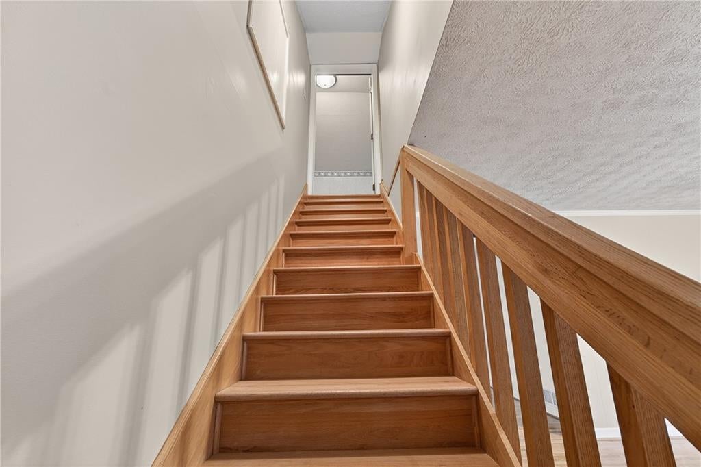 Dahlonega, Georgia, 30533, United States, 5 Bedrooms Bedrooms, ,4 BathroomsBathrooms,Residential,Active,2044539