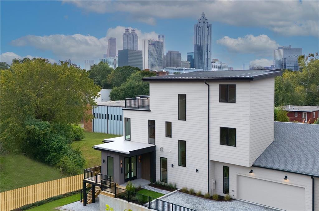 Atlanta, Georgia, 30308, United States, 4 Bedrooms Bedrooms, ,5 BathroomsBathrooms,Residential,Pending,1997548